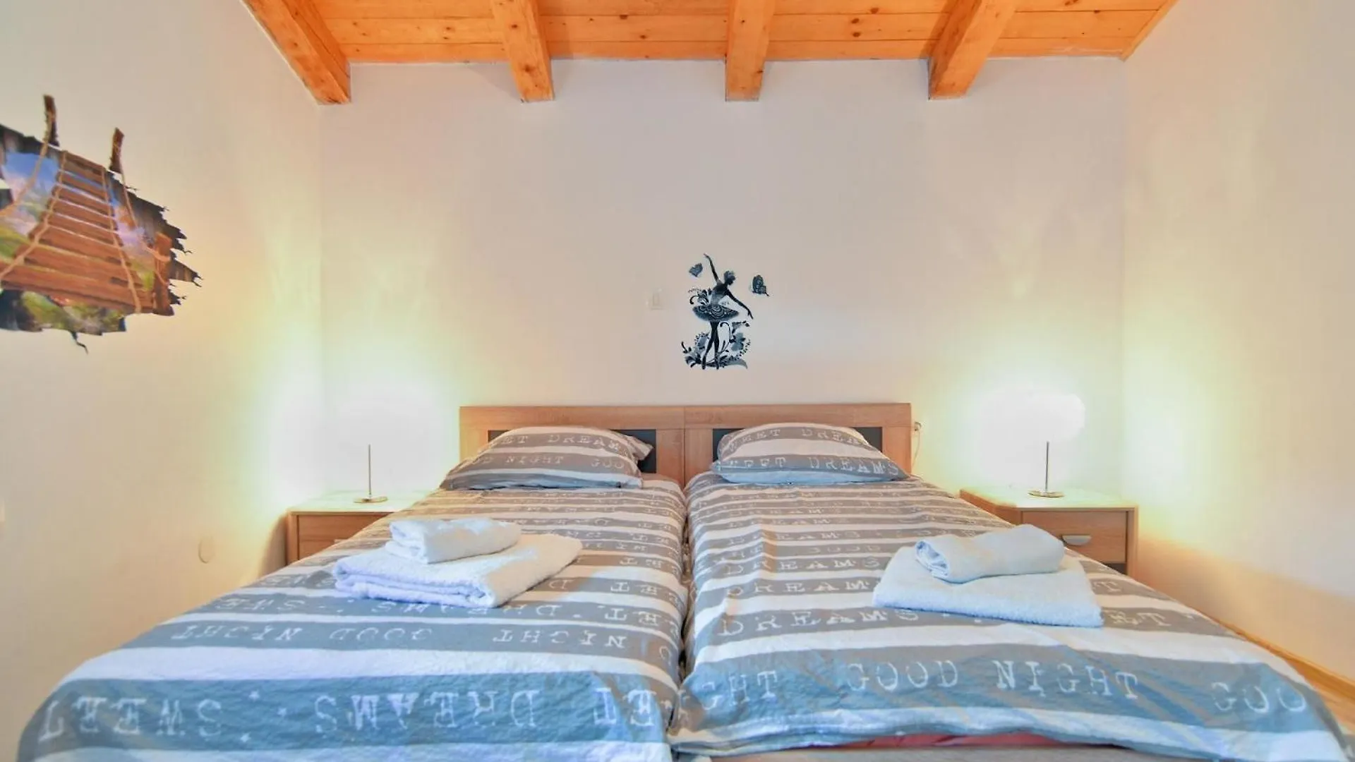 Ferienhaus Mit Privatpool Fuer 12 Personen Ca 200 Qm In Valbandon, Istrien Istrische Riviera Valbandon