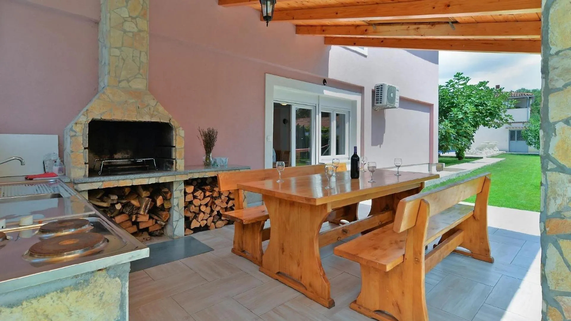 Ferienhaus Mit Privatpool Fuer 12 Personen Ca 200 Qm In Valbandon, Istrien Istrische Riviera Nyaraló Valbandon