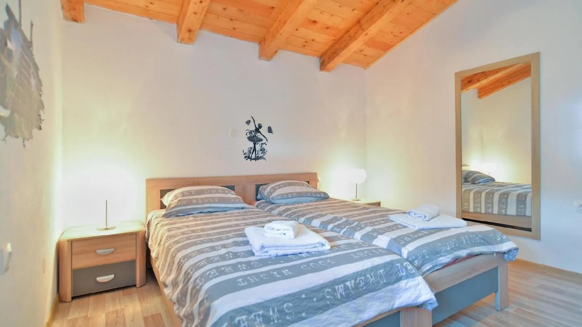 Ferienhaus Mit Privatpool Fuer 12 Personen Ca 200 Qm In Valbandon, Istrien Istrische Riviera Valbandon