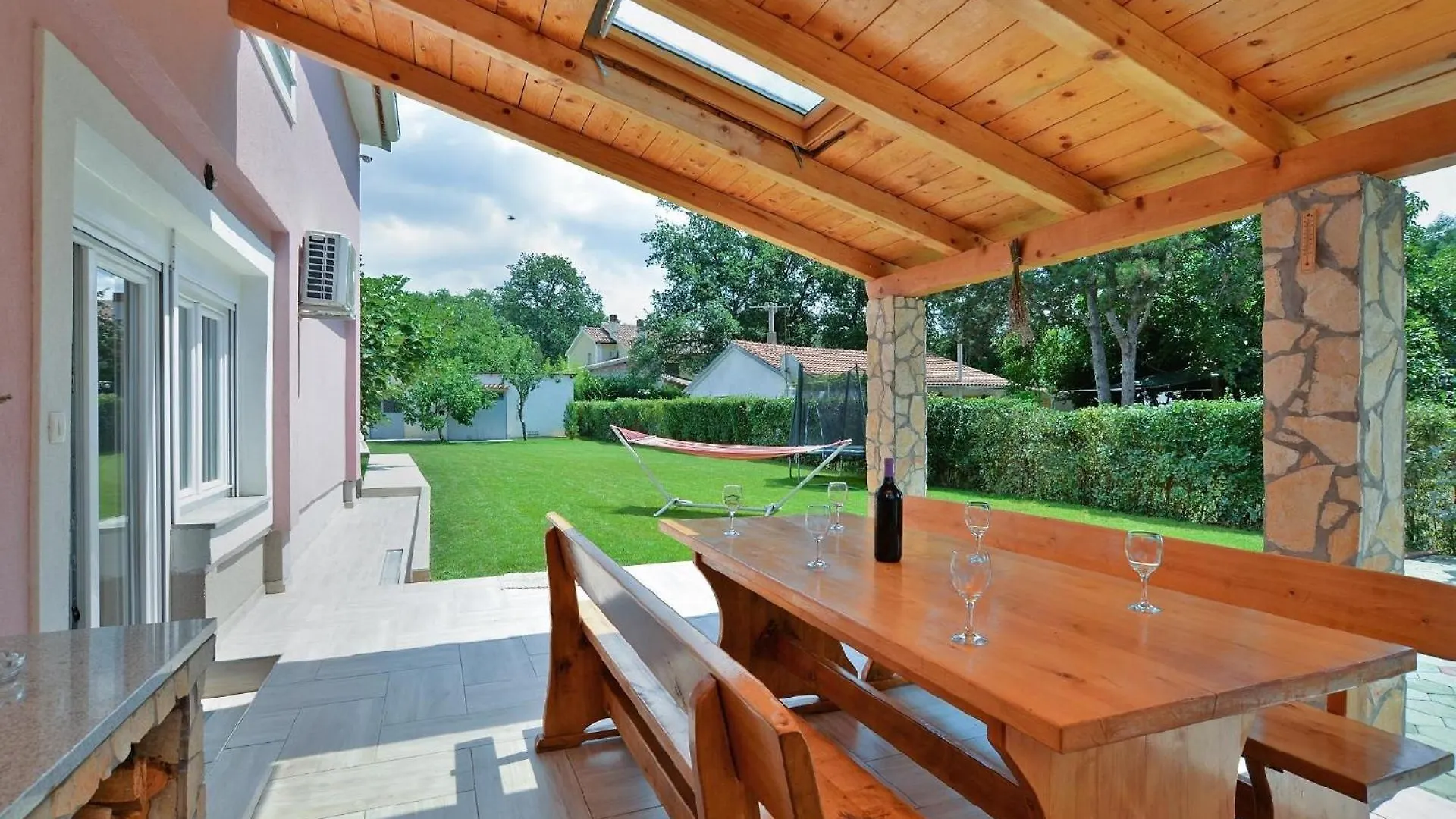 Ferienhaus Mit Privatpool Fuer 12 Personen Ca 200 Qm In Valbandon, Istrien Istrische Riviera Nyaraló